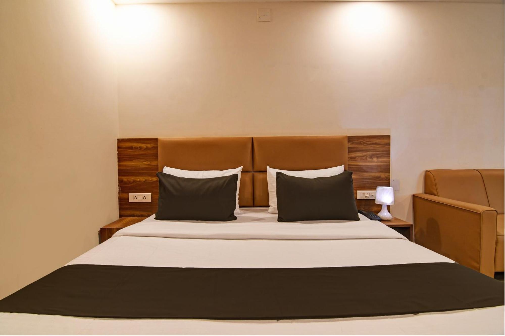 Super Hotel O Nilay Classic Bhubaneswar Bagian luar foto